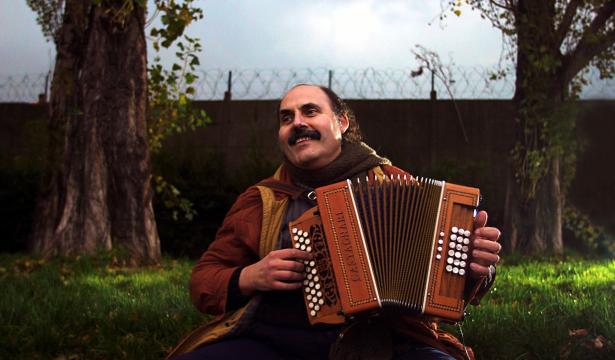 Marc Perrone en « Voyages »